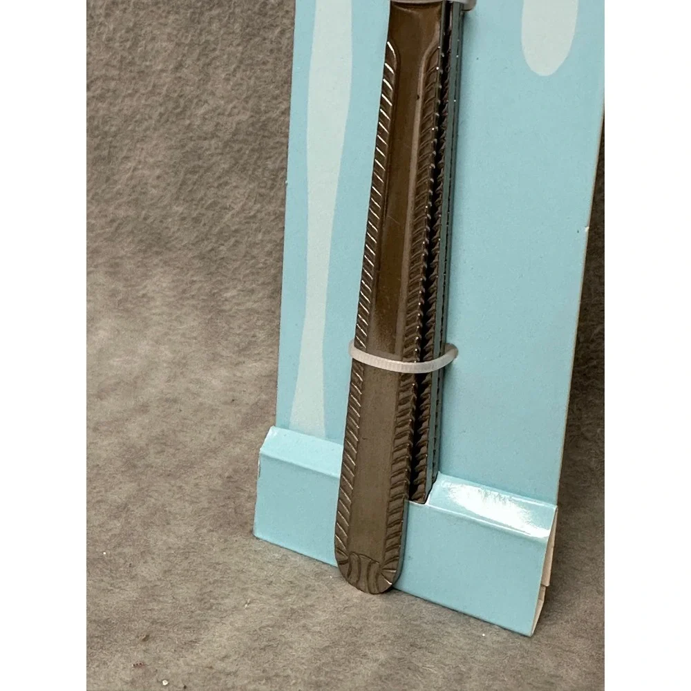 Gibson Tustin Dinner Knives Set of 12 Silver NWT Stainless‎ Steel 3 Piece Set